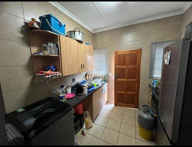 3 BEDROOM TOWNHOUSE FOR SALE IN THATCH HILL ESTATE